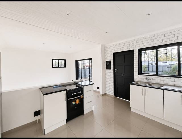 3 BEDROOM HOUSE FOR SALE IN VANDERBIJLPARK CW 6